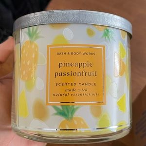 NWT Bath & Body Works 3-Wick Candle PINEAPPLE PASSIONFRUIT